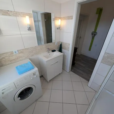 Apartment Zentrale Helle In Mit Balkon Gau-Algesheim