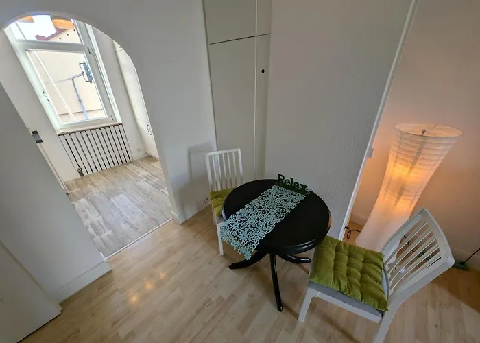 Zentrale Helle In Mit Balkon